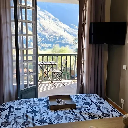 דירה Le Soum Bain Nordique, Sauna (adults Only)